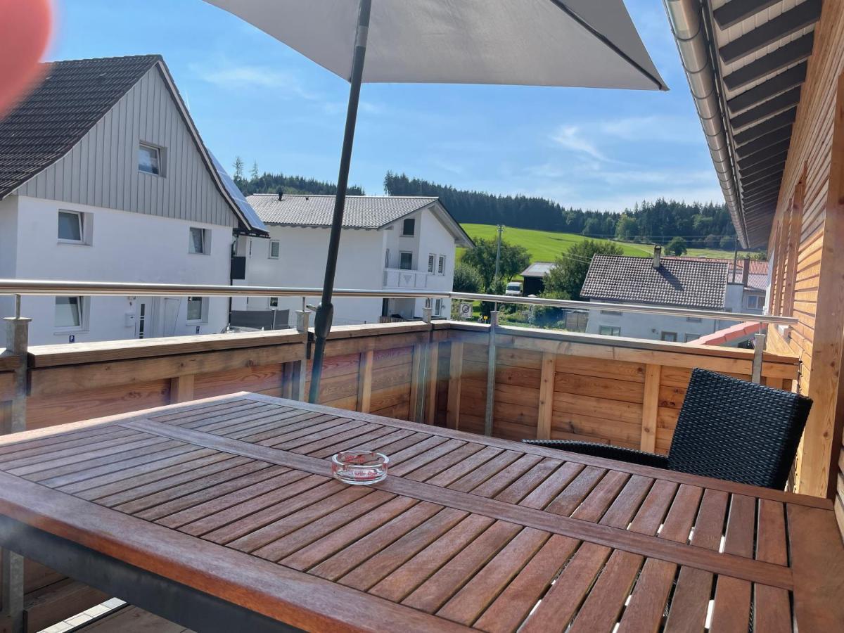 Landgasthaus Zum Kreuz Gbr Isny im Allgäu Exterior foto